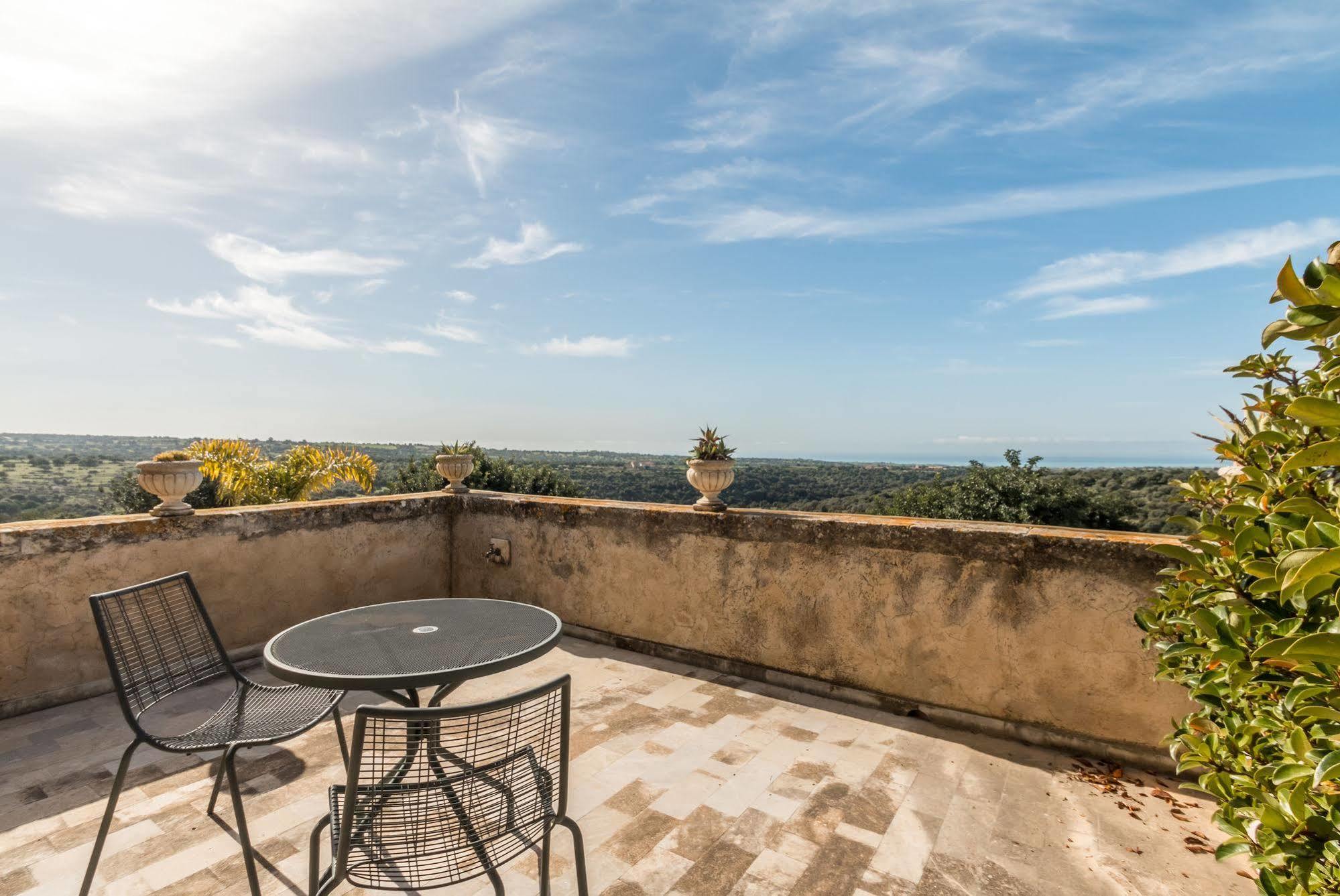 Country Hotel Casina Di Grotta Di Ferro Ragusa Bagian luar foto