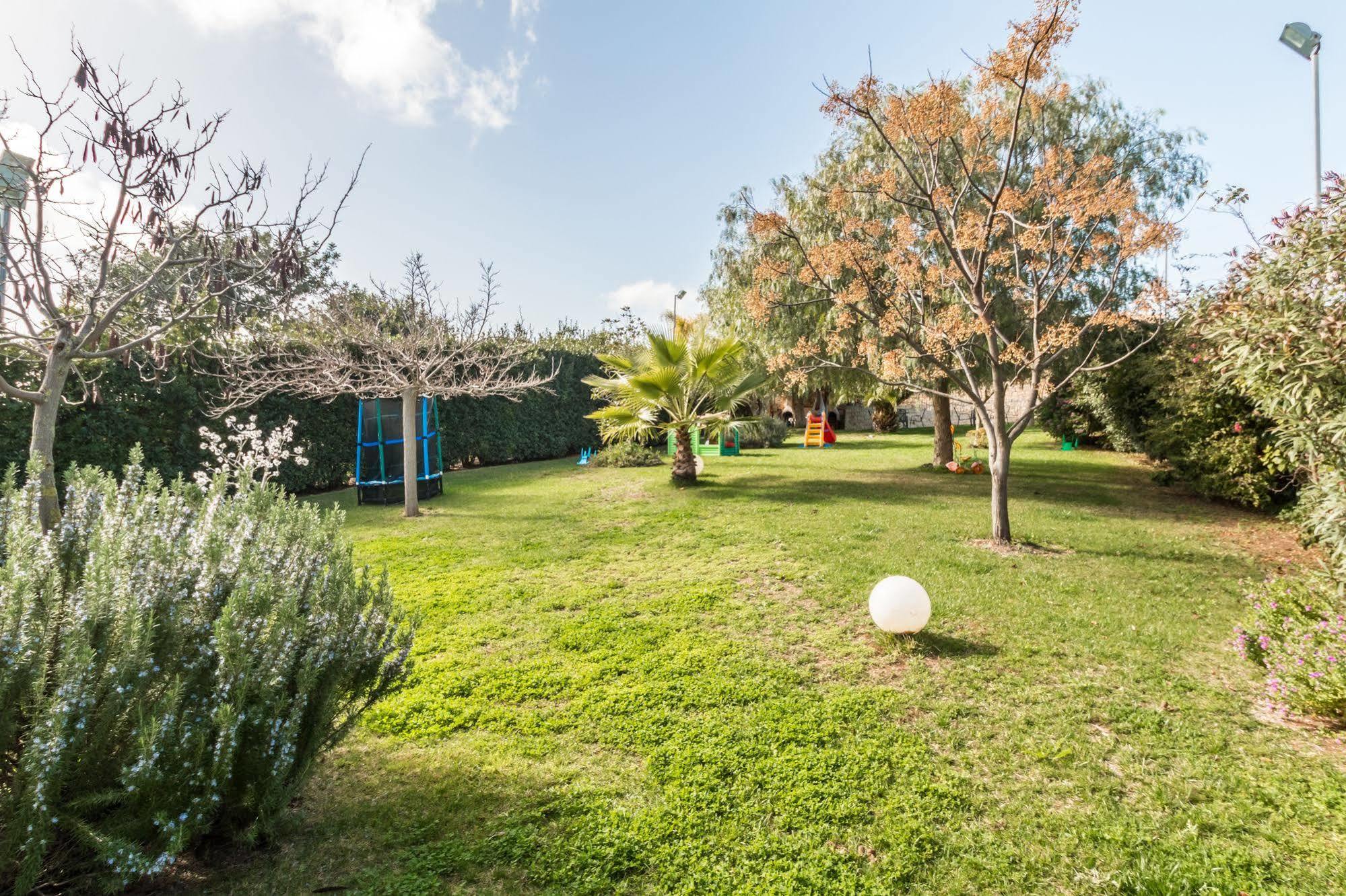 Country Hotel Casina Di Grotta Di Ferro Ragusa Bagian luar foto